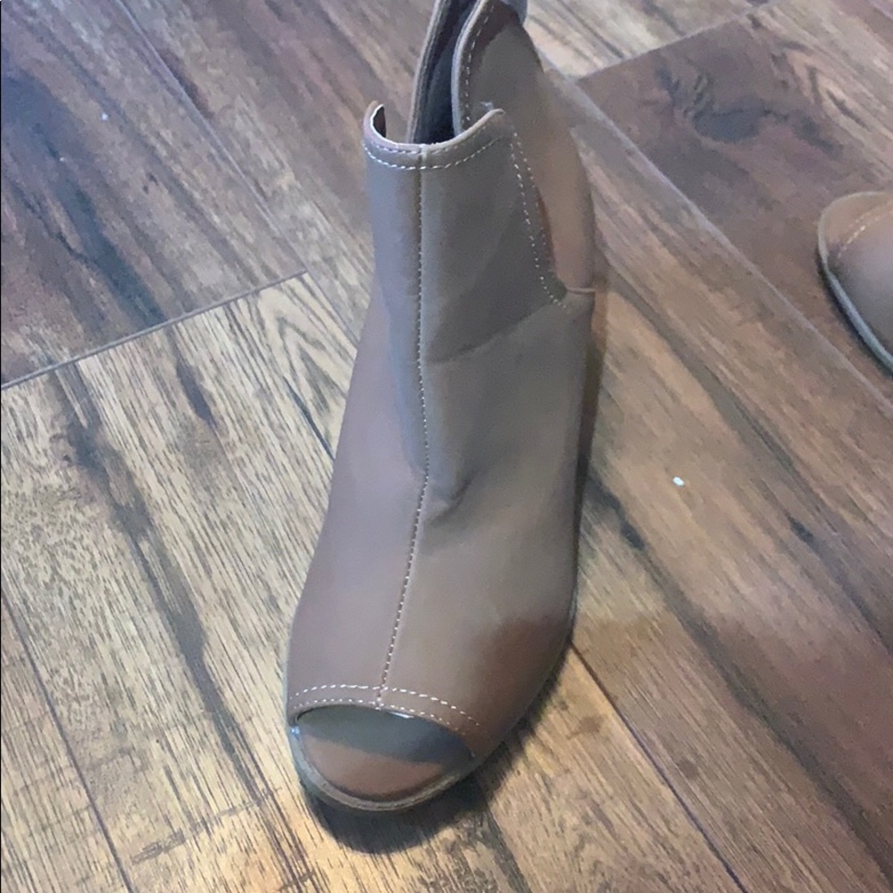 Open toe booties - Picture 2 of 4